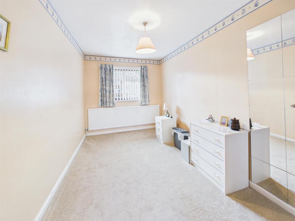 Fairford road, Tilehurst, Reading – pohled 6