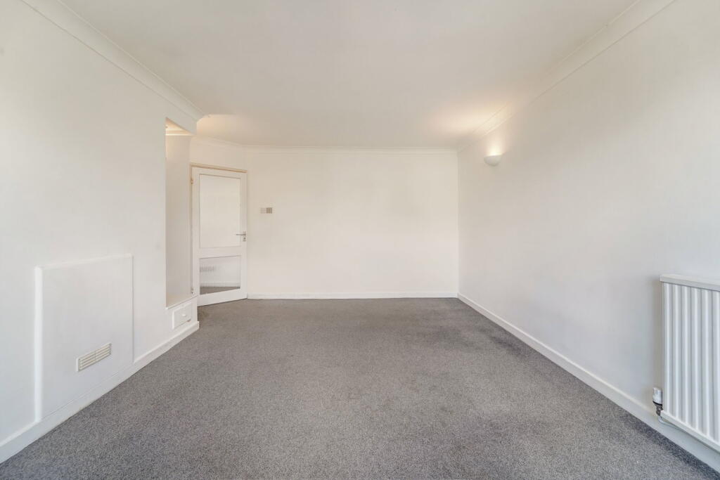Apartment in Kingston upon Thames - More