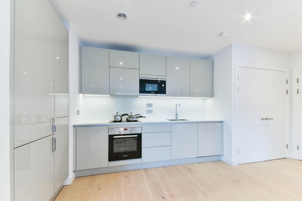 Apartment in London - View 2