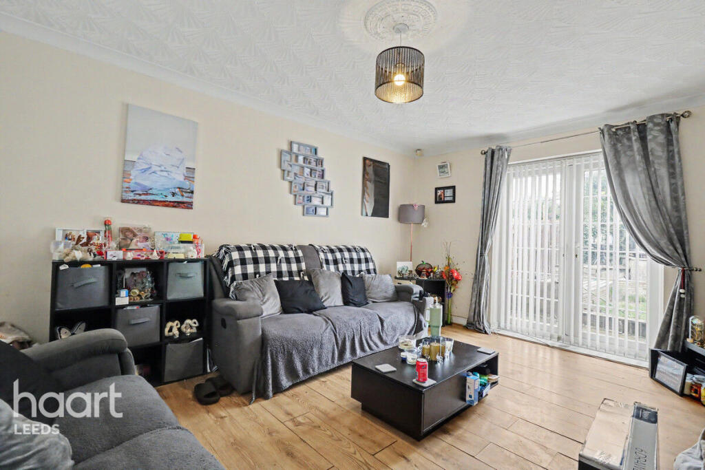 House in Leeds, Middleton - View 2