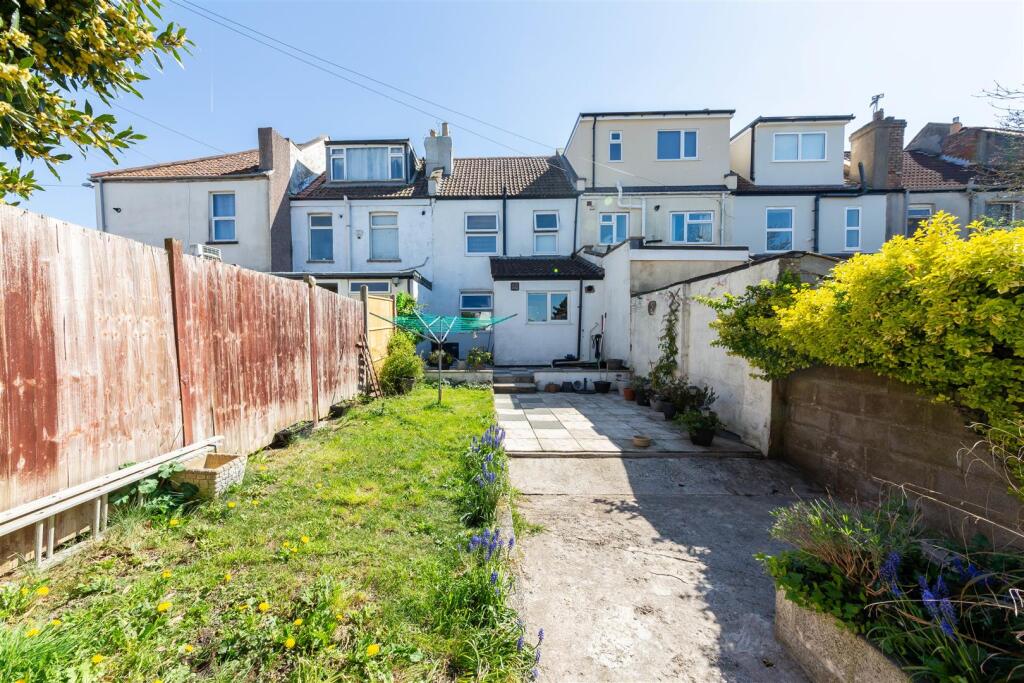 Southmead Road | Westbury-On-Trym photo 3