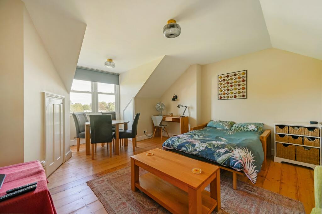 House in Tonbridge - View 5