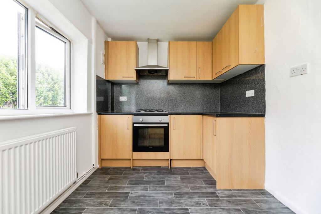 Apartment in Sheffield, Ecclesfield - View 4