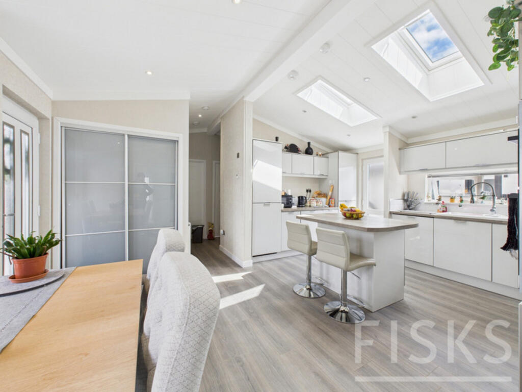 House in Castle Point, Charfleets Industrial Estate, Canvey Island - View 4