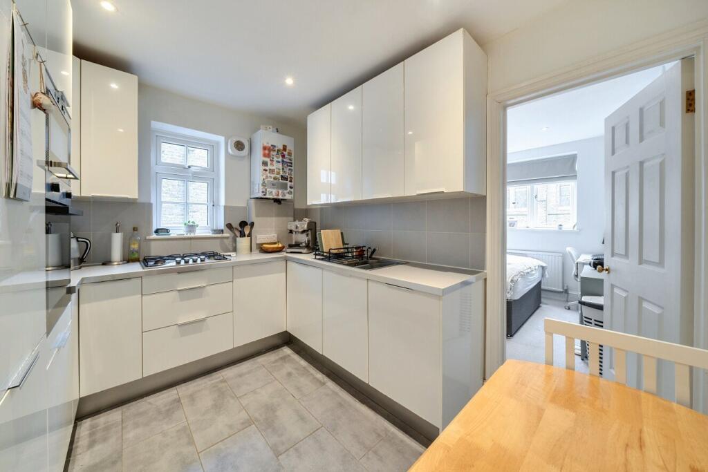 Apartment in London - More