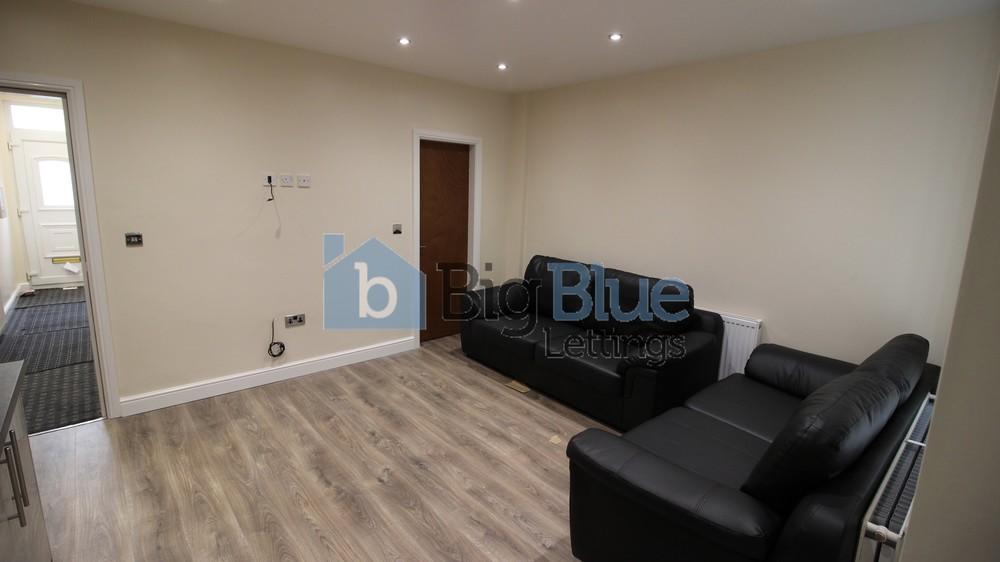 House in Leeds, West Yorkshire - View 3