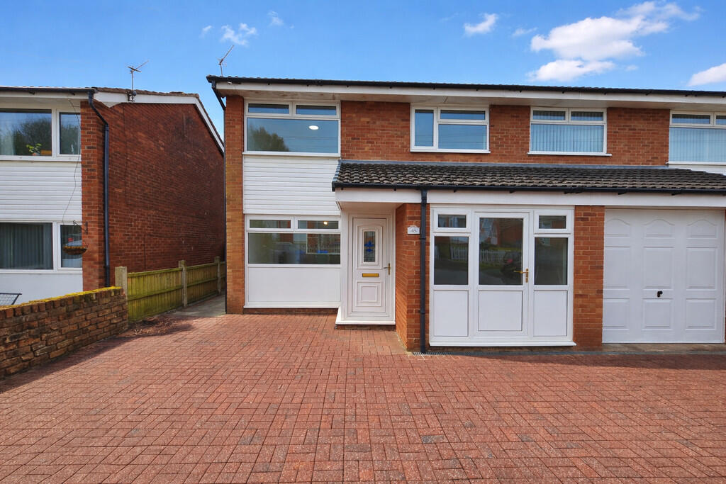 Main image of property: Kirkstall Avenue, Heywood, OL10 4UT