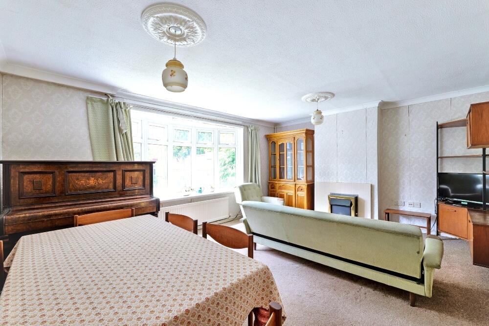 House in Basingstoke and Deane, Basingstoke - More