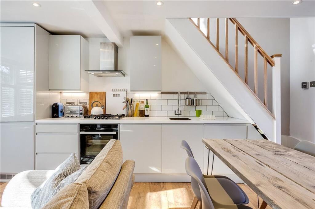 Main image of property: Robson Road, London