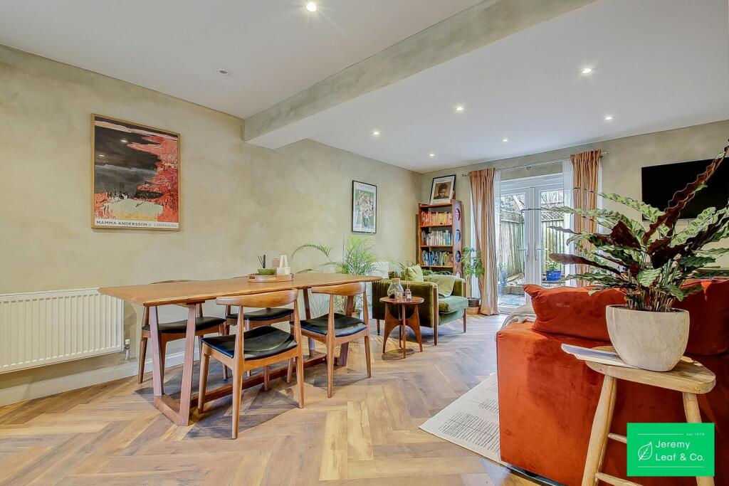 House in London - View 2