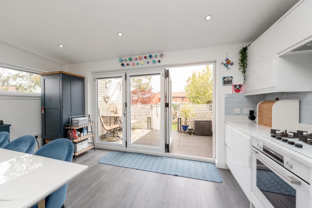 54 Craigour Drive, Edinburgh, EH17 - More