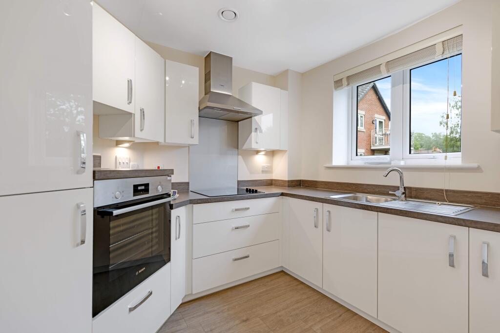 Apartment in Devizes, Wiltshire - View 3