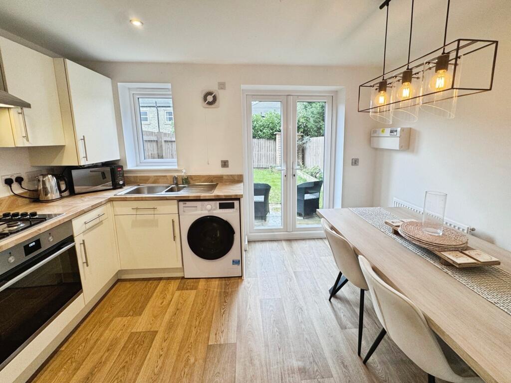 House in Wakefield, West Yorkshire - View 3