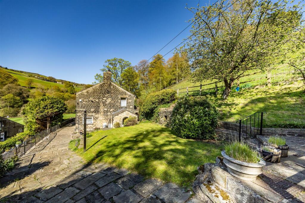 Bank House Lane, Luddendenfoot, Halifax photo 4
