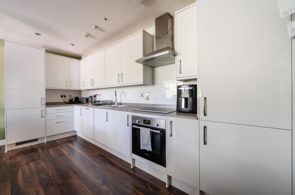 Apartment in Finchampstead - View 4