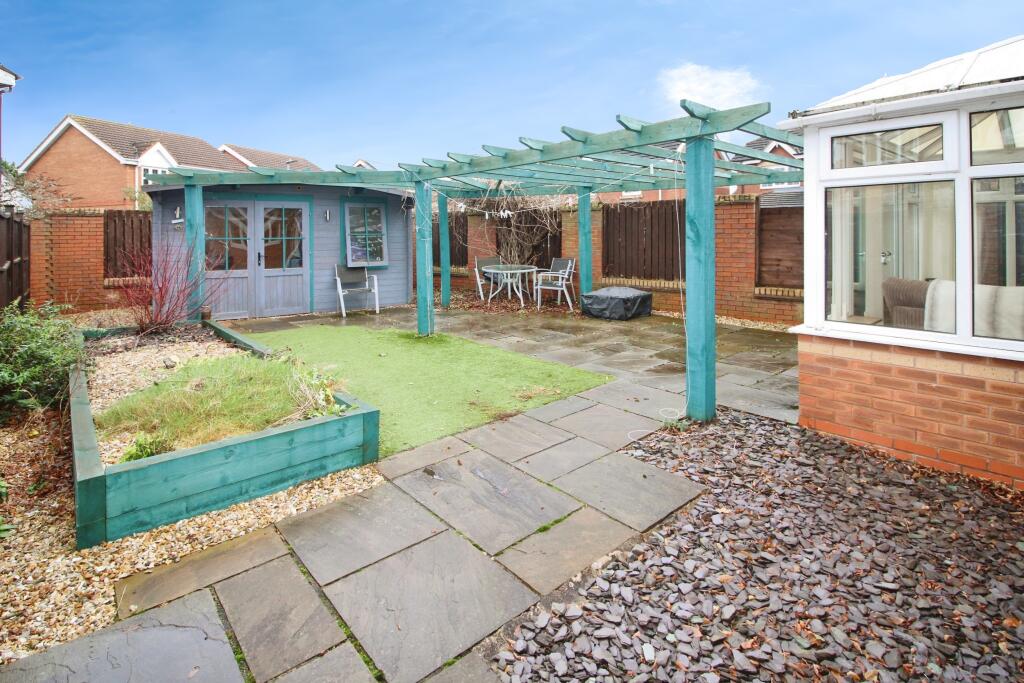 Willowmead Close, Scunthorpe, DN15 photo 4