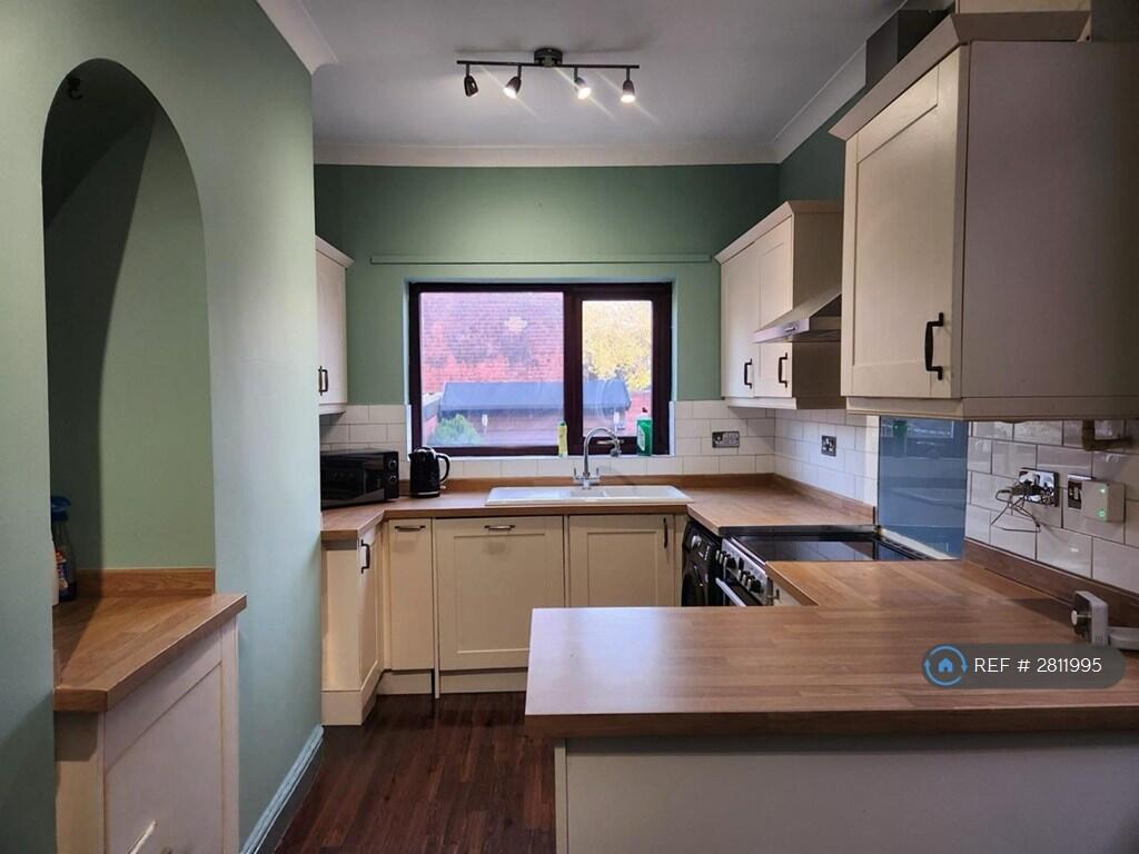 Main image of property: Leeds Road, Wakefield, WF1