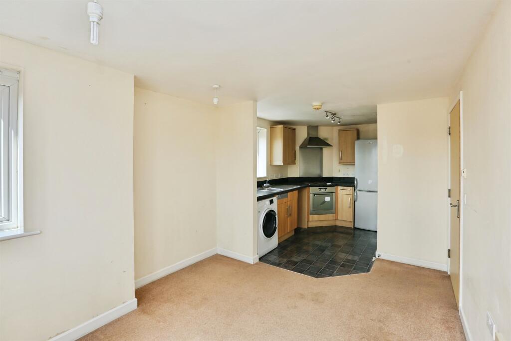 Apartment in Portsmouth - View 5