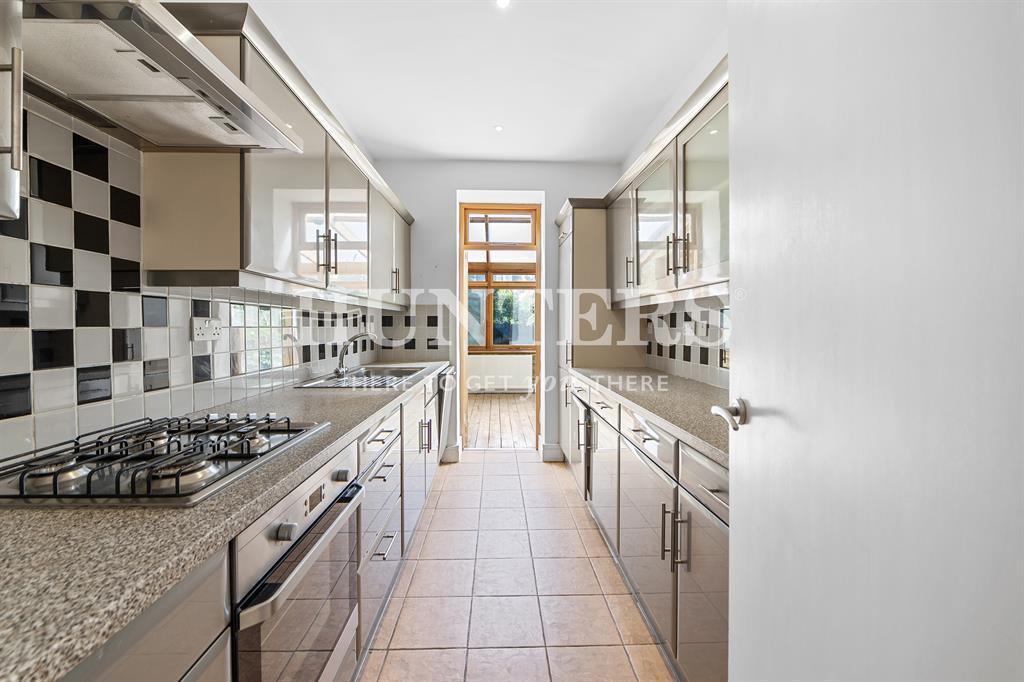 Apartment in London - View 5