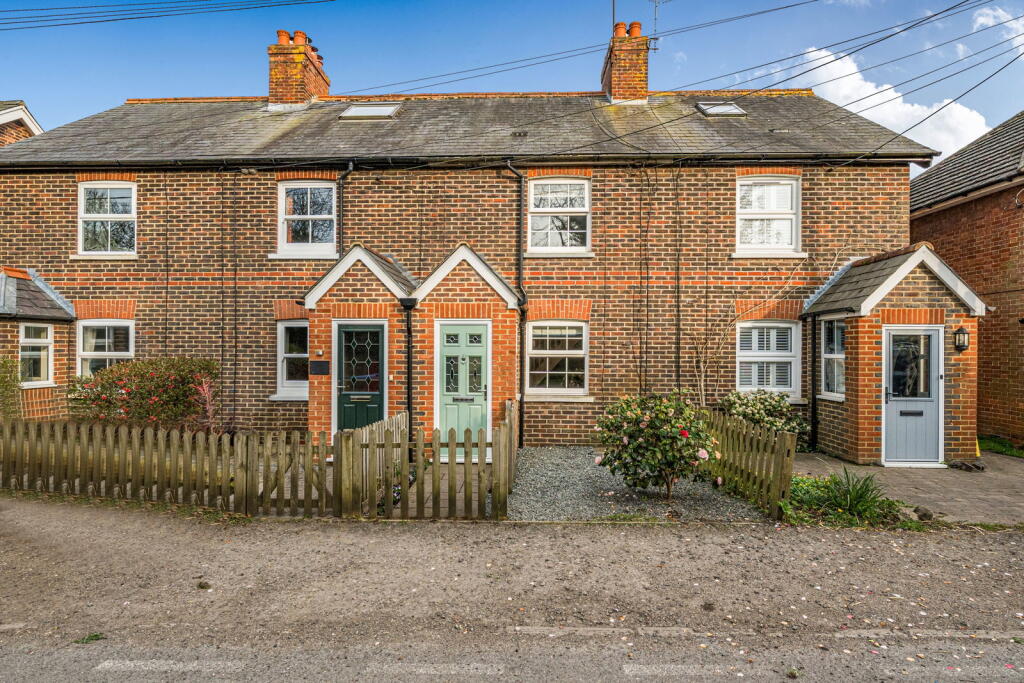 Main image of property: Tandridge Lane, Lingfield, RH7 6LW