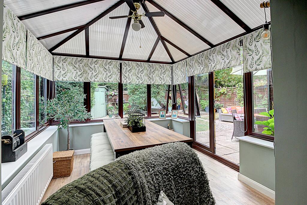 House in Basingstoke and Deane, Hatch Warren - View 4