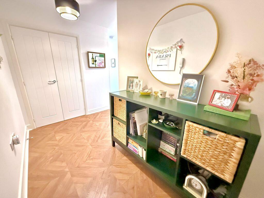 Apartment in Houghton Regis, Central Bedfordshire - View 5