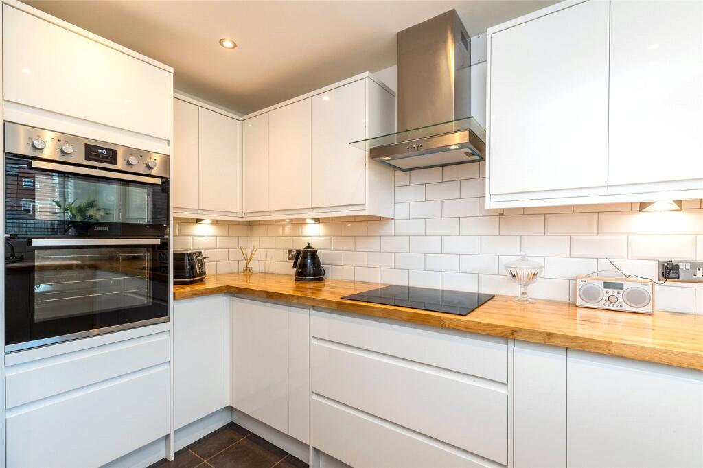 Lovell Field Close, Warwick, Warwickshire, CV34 photo 3