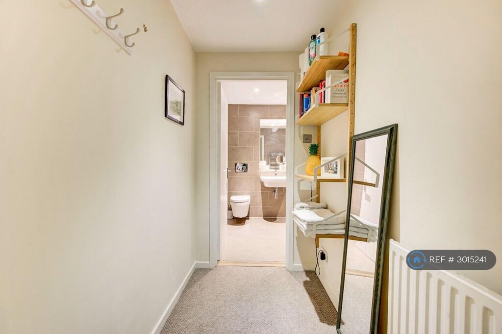 Apartment in London - More