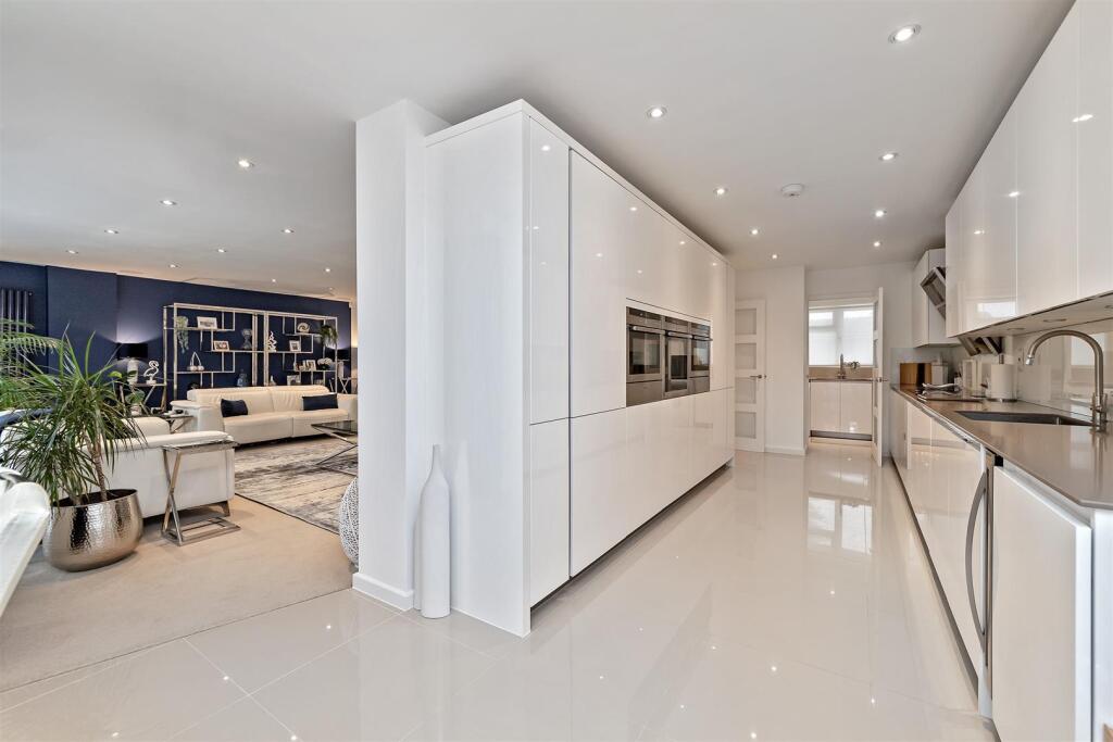 Additional image 7 of Ash Grove, Wheathampstead, St. Albans