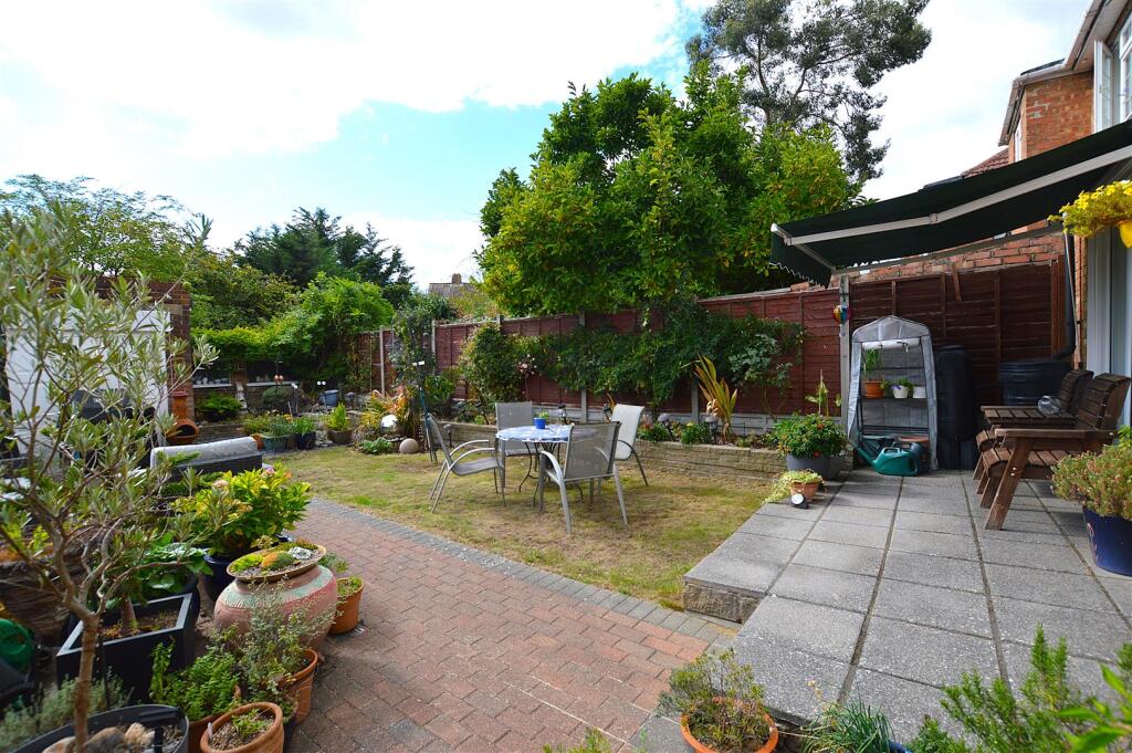 House in Twickenham - View 3
