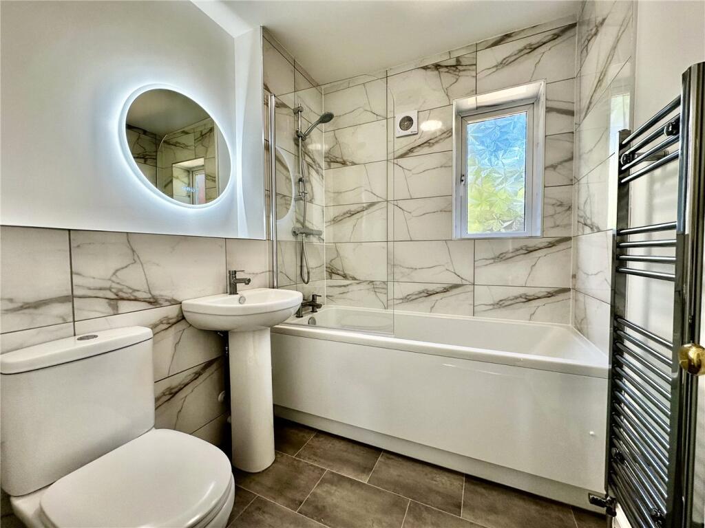 Apartment in Poole - View 5
