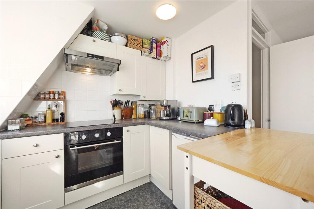 Apartment in London - More