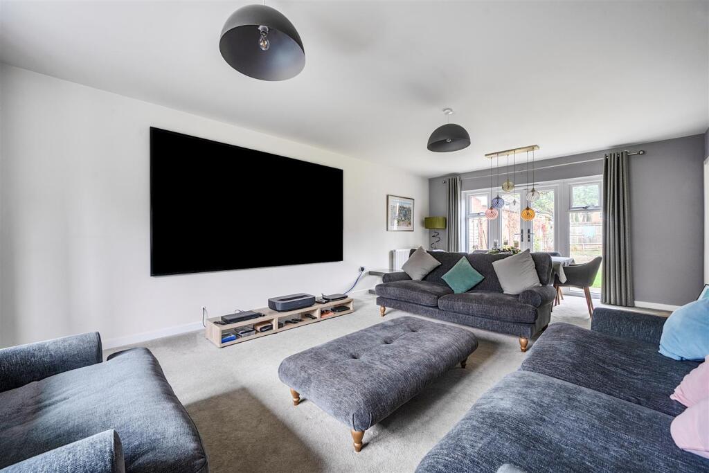 House in Sandhurst, Little Sandhurst - More