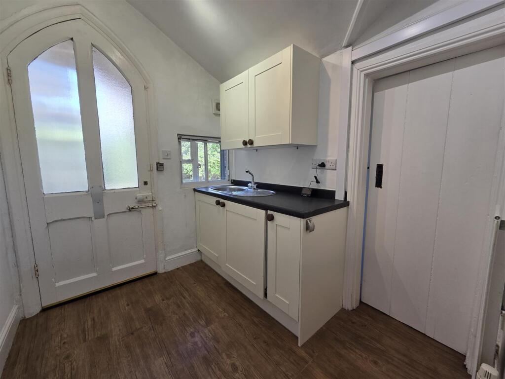 House in Taunton - View 3