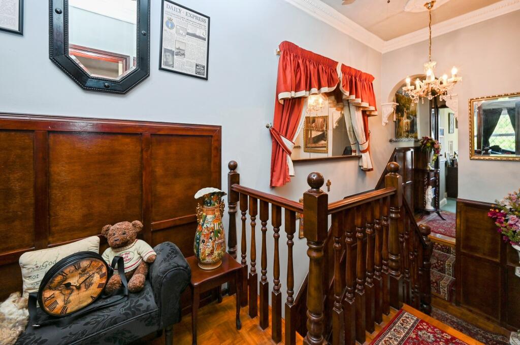 House in Mansfield, Nottinghamshire - View 3