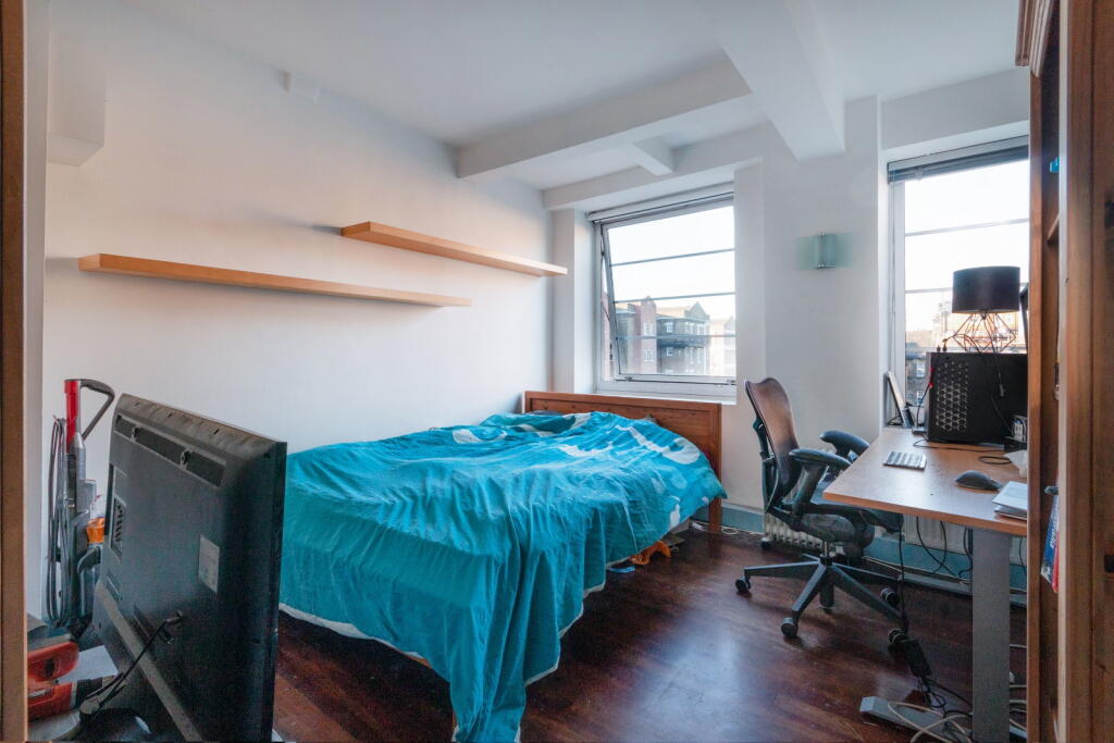 Apartment in London - More