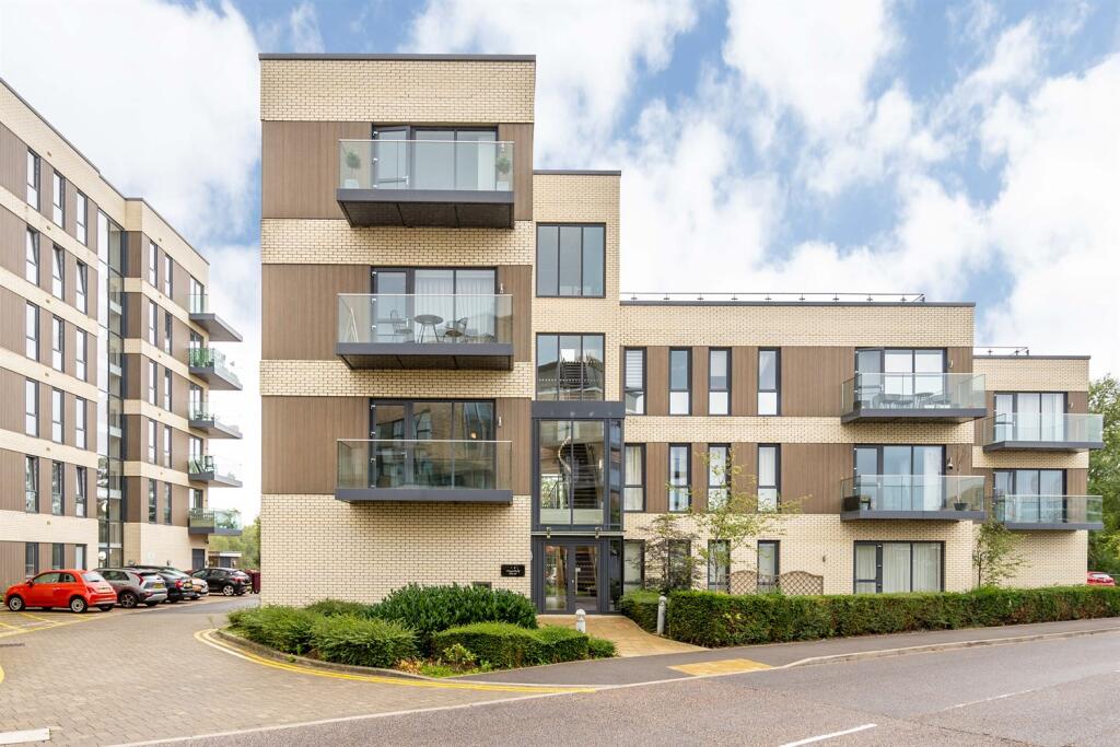 Main image of property: Flagstaff Road, Reading, RG2