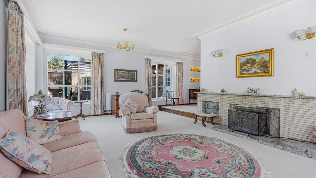 Additional image 7 of El Castano, Hampton Lane