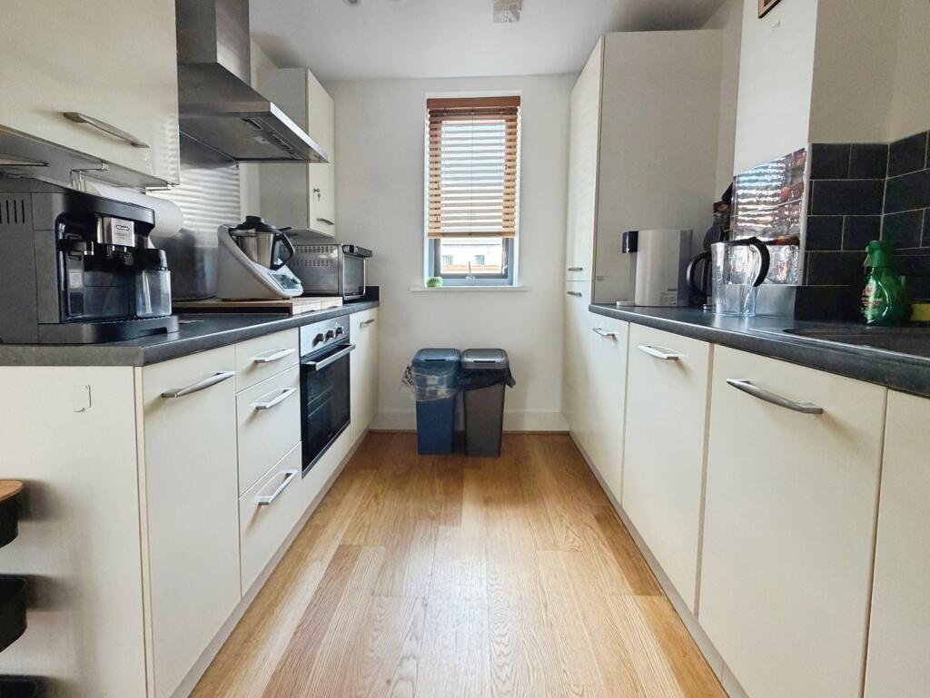 Apartment in Southall - View 2