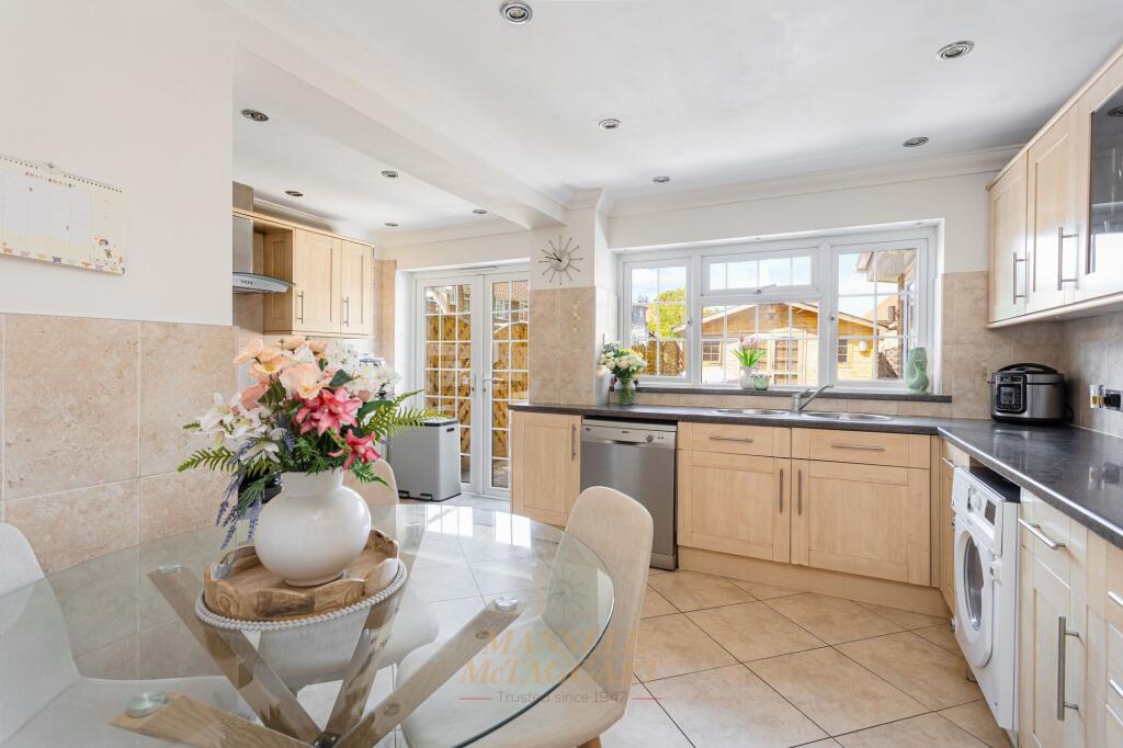 House in Redhill - View 4