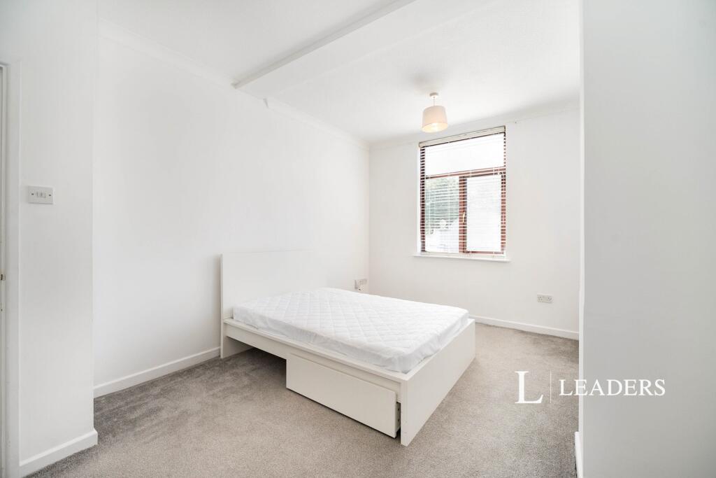 Apartment in Portsmouth - View 3
