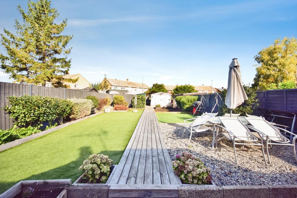 House in Swale, Grove Park, Milton Regis - View 4
