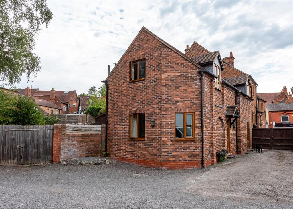 10 Church Street, Shifnal, TF11 9AA photo 3