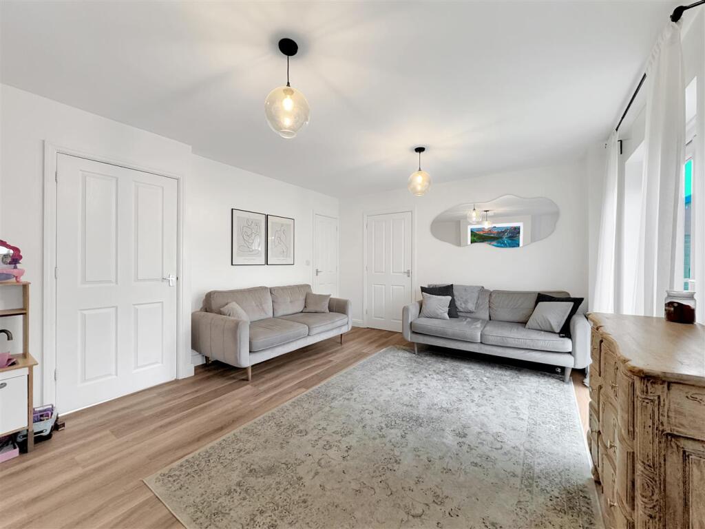 House in Blaby, Stoney Stanton - View 3