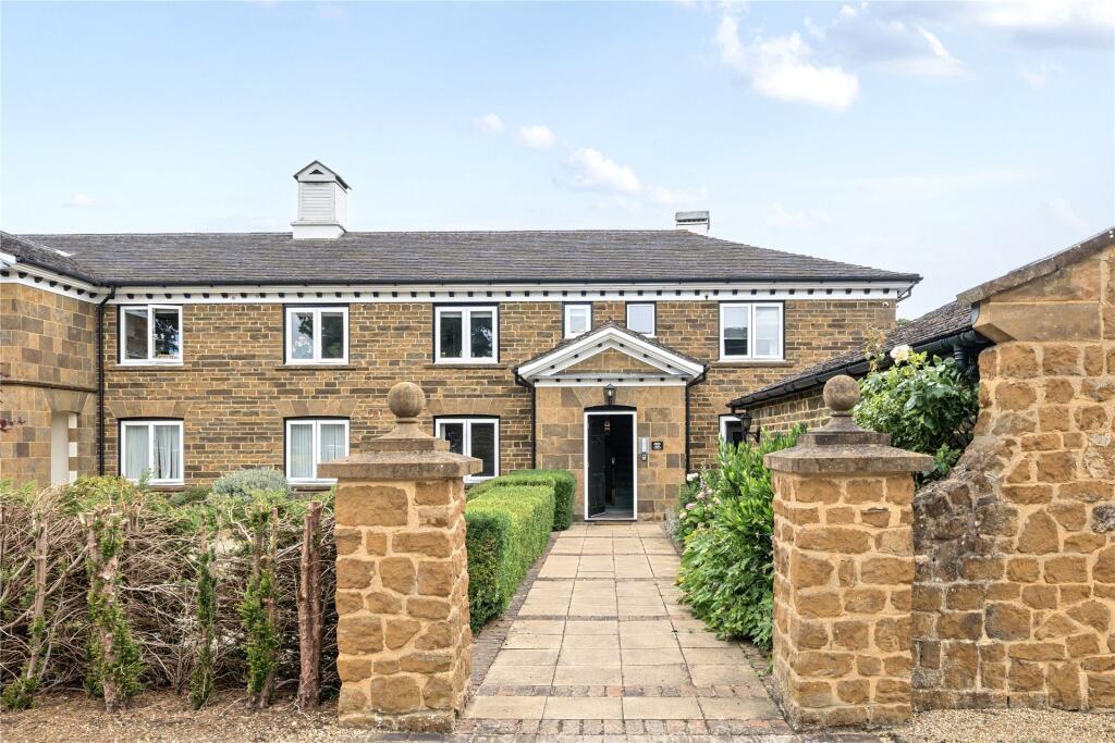 2-bed apartment on Malthouse Court, The Lindens, Towcester, Northamptonshire, NN12, £230,000
