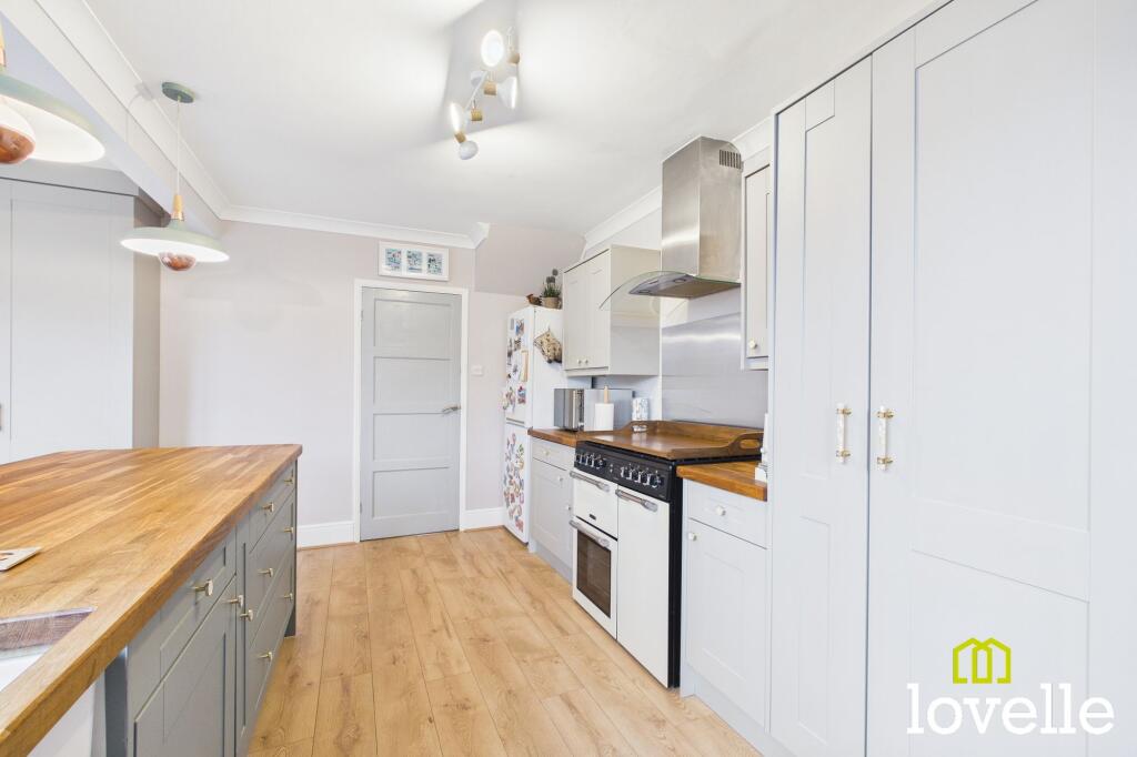House in Hull - View 4