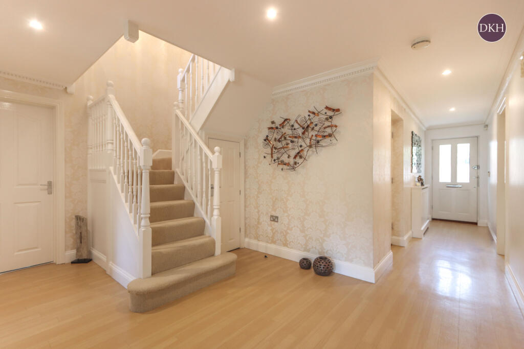 House in Watford - View 5