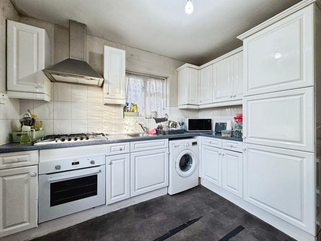 Apartment in Harrow - More