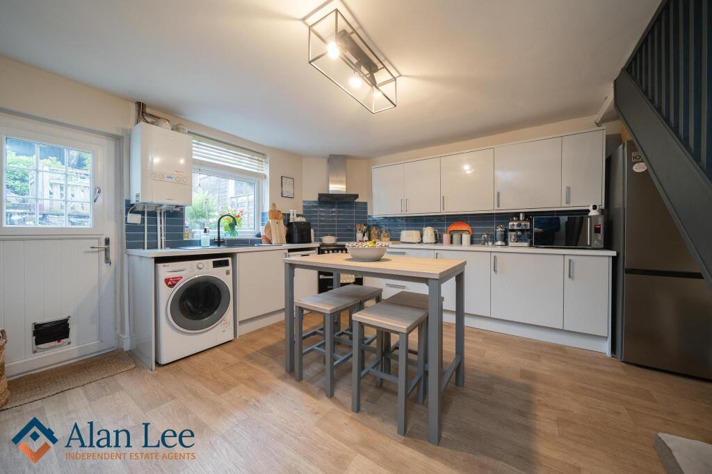 Crompton Road, Macclesfield, SK11 8EH photo 4