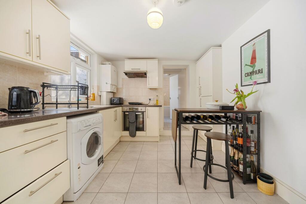 Apartment in London - More